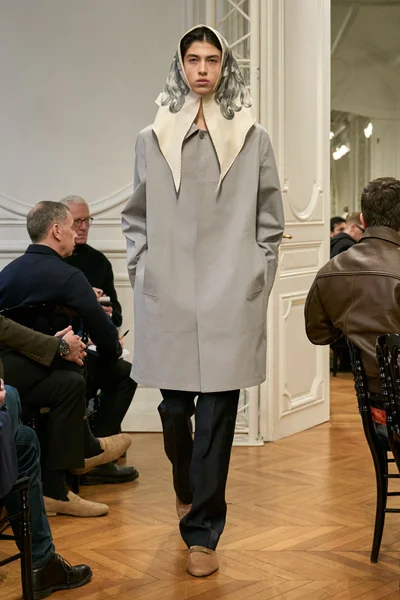 Look 9